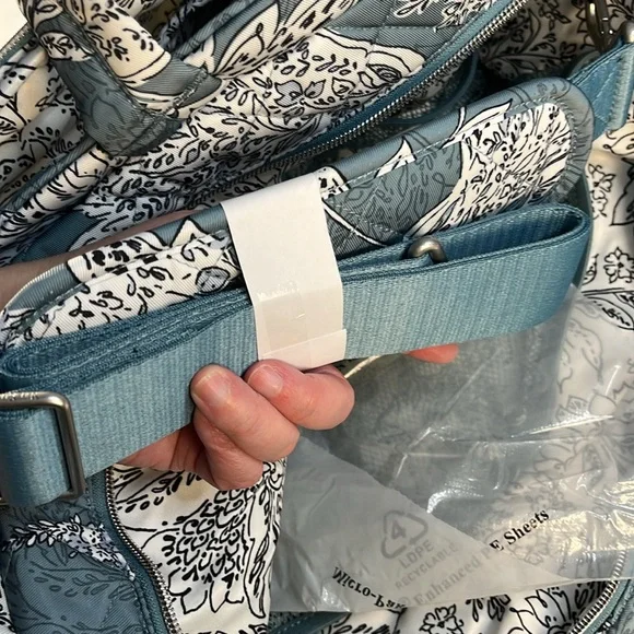 NWT Vera Bradley Grand Weekender Travel Bag - Tiger Lily Blue Oar - Picture 7 of 8